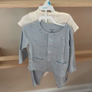 NWT 3 piece Carter’s paper airplane set